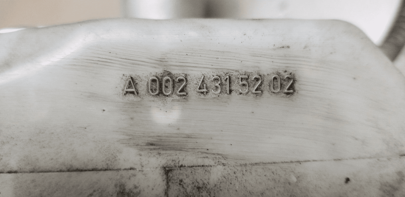 VOLKSWAGEN CRAFTER SPRINTER 06-ON BRAKE MASTER CLYLINDER RESERVOIR A0024315202 - Image 4