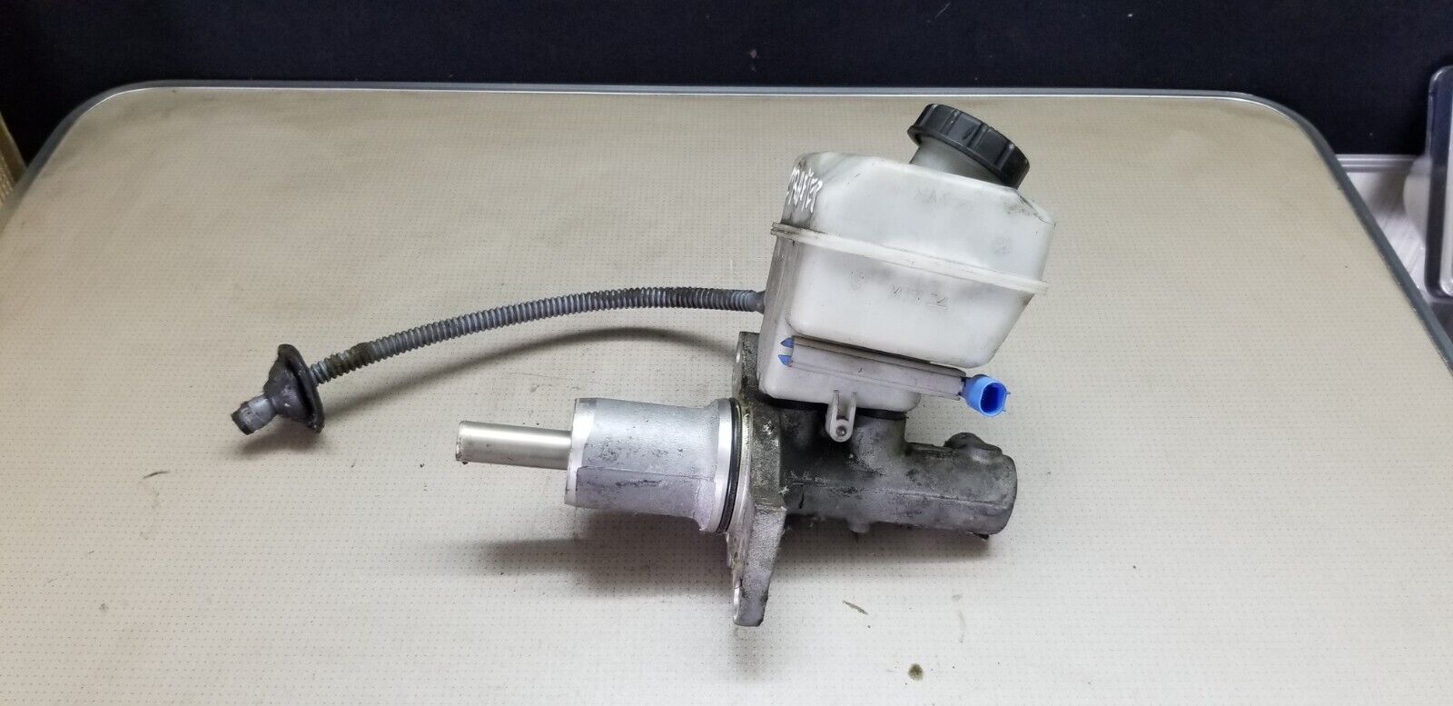 VOLKSWAGEN CRAFTER SPRINTER 06-ON BRAKE MASTER CLYLINDER RESERVOIR A0024315202