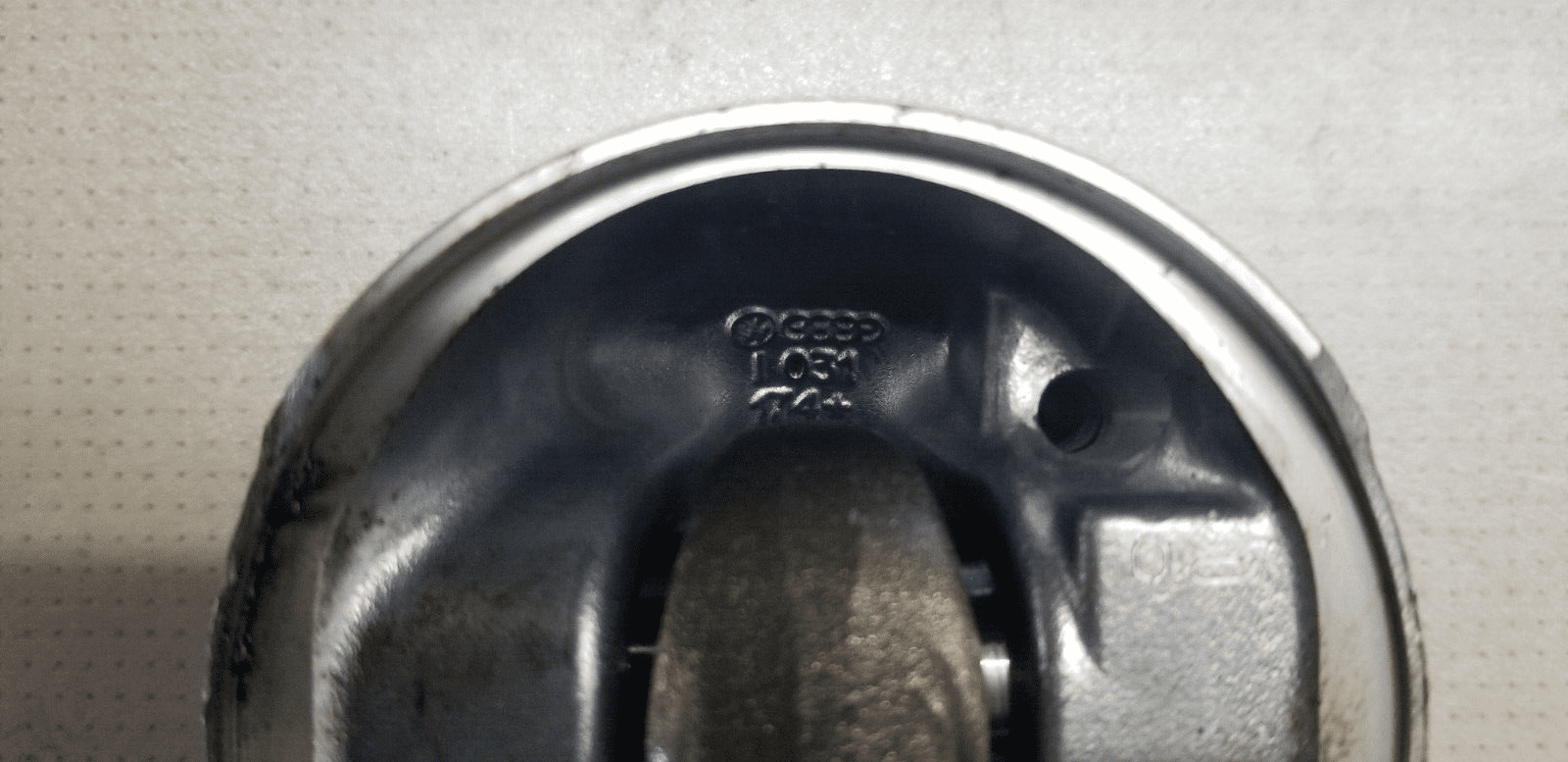 Volkswagen Passat 2010 2.0 TDI Piston And Connection Rod - Image 3