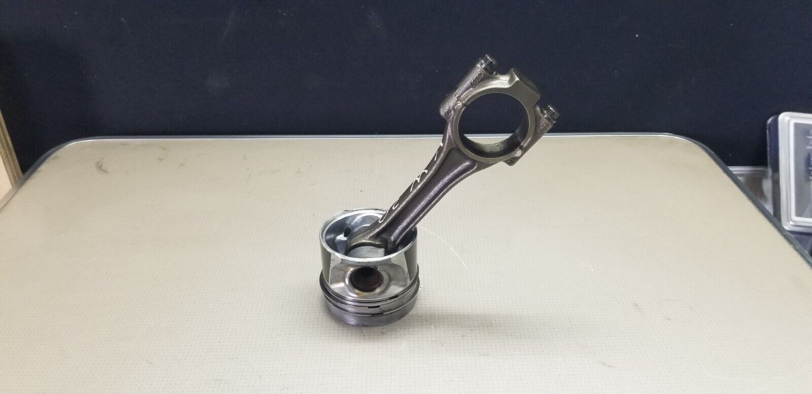 Volkswagen Passat 2010 2.0 TDI Piston And Connection Rod - Image 6