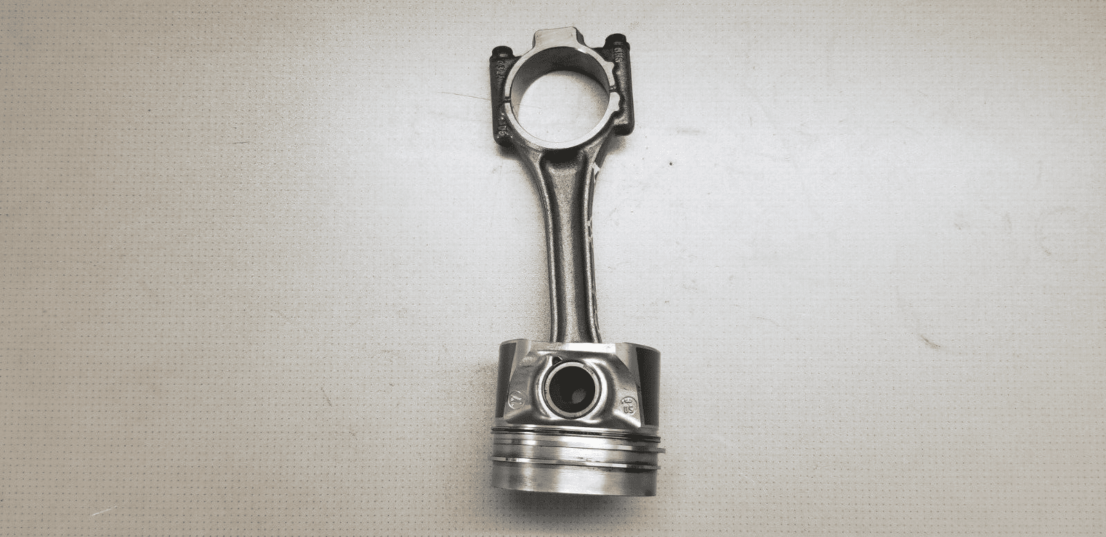 Volkswagen Passat 2010 2.0 TDI Piston And Connection Rod