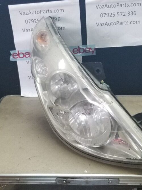 Front view of Vauxhall Movano 2016 right headlight driver side