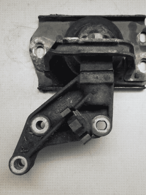 Vauxhall Vivaro Renault Trafic  Front Right Side Engine Mount 8200003825