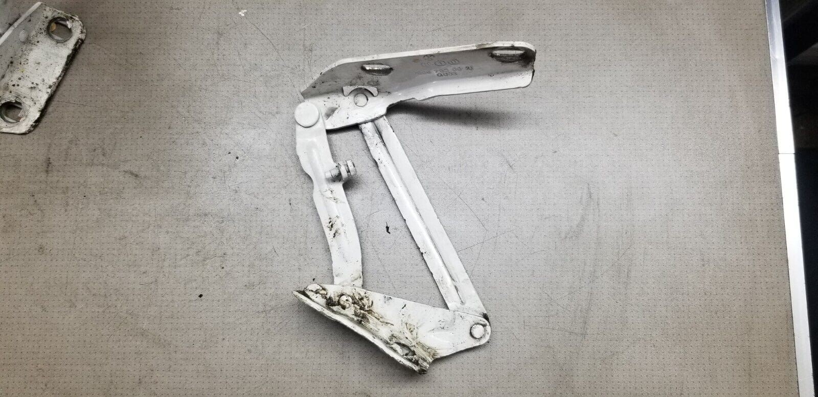 Volkswagen Crafter - Bonnet Hinges in White PAIR 06-17 - Image 3