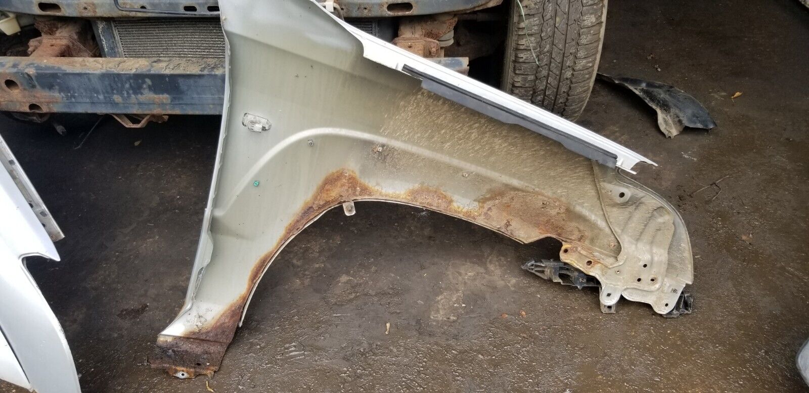 2005 Toyota Land Cruiser Left Side Front Fender Panel D-40 O/S Silver |O - Image 3