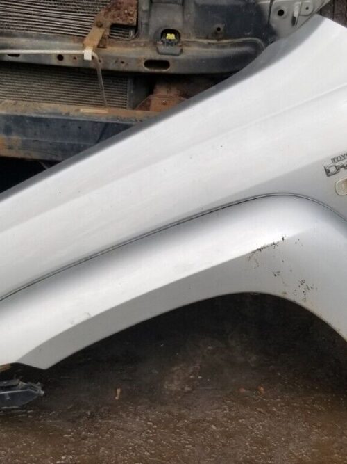 2005 Toyota Land Cruiser Left  Side Front Fender Panel D-40 O/S Silver |O