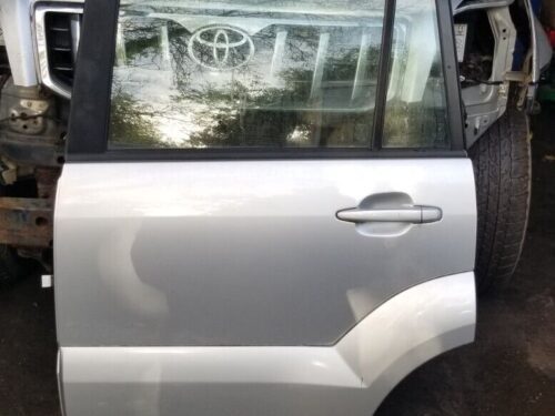 2005 TOYOTA LAND CRUISER PASSENGER SIDE REAR  DOOR N/S SILVER