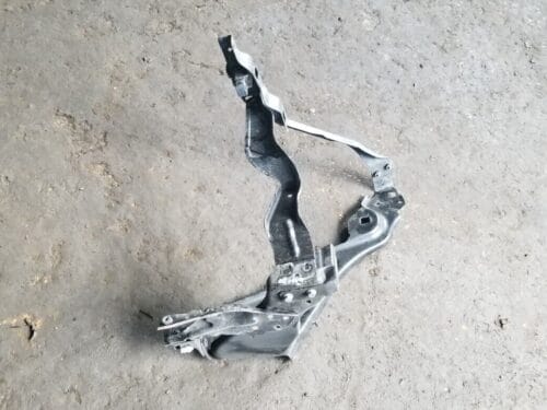 2011 MERCEDES-BENZ C220 PASSENGER SIDE HEADLIGHT BRACKET PP204626044