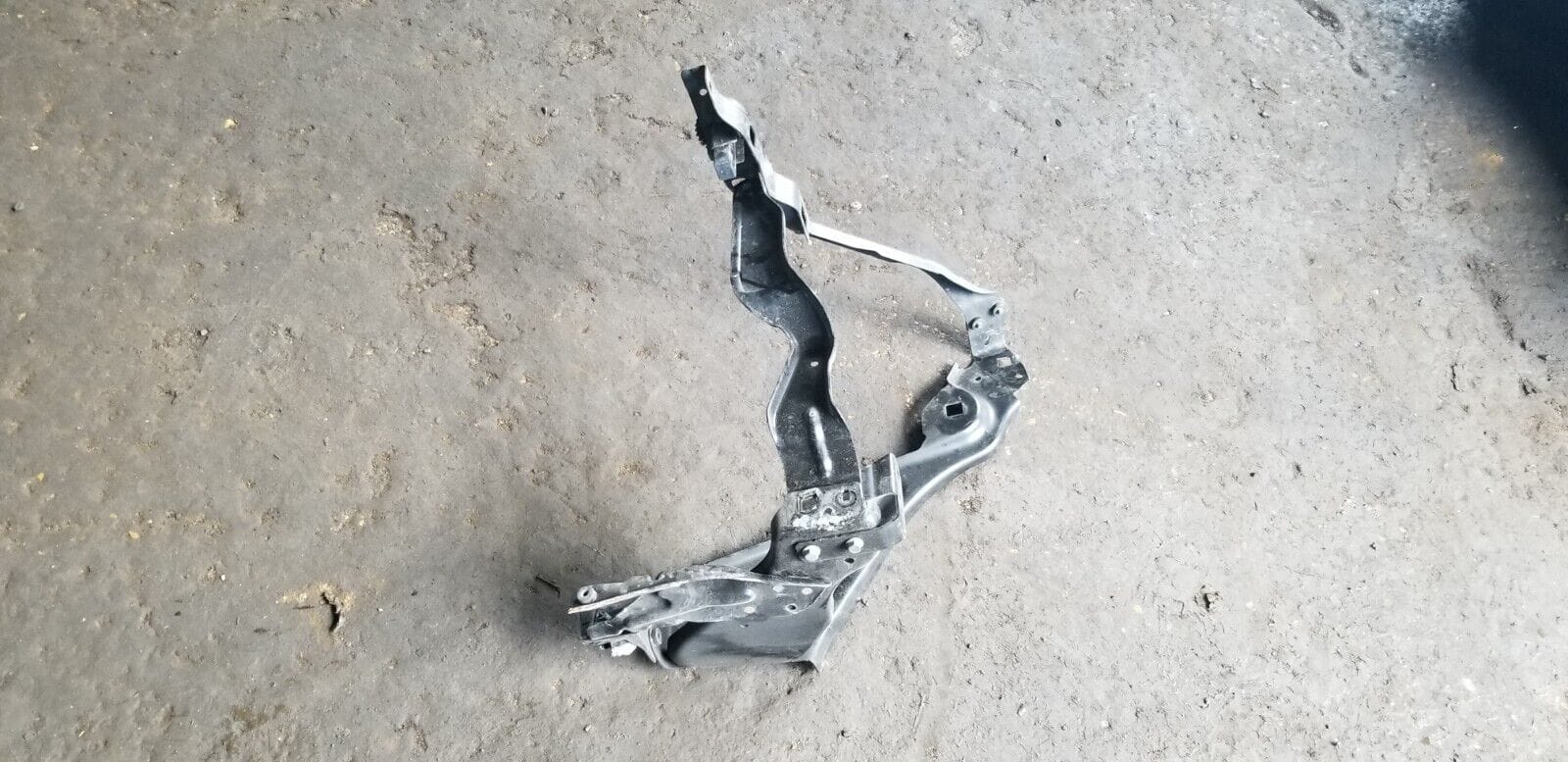 2011 MERCEDES-BENZ C220 PASSENGER SIDE HEADLIGHT BRACKET PP204626044