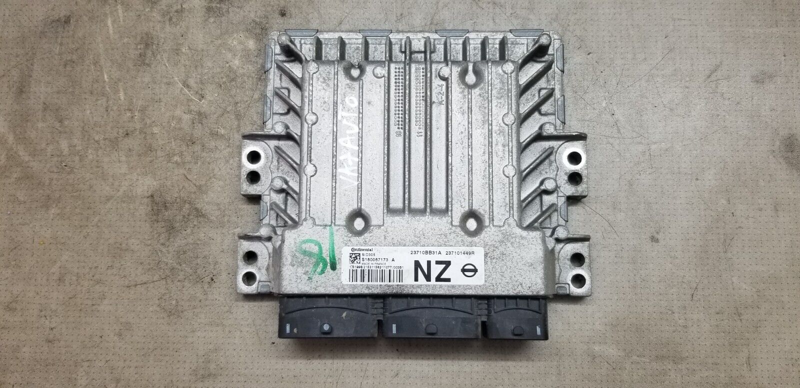 Genuine Nissan Qashqai ECU Module 23710BB31A