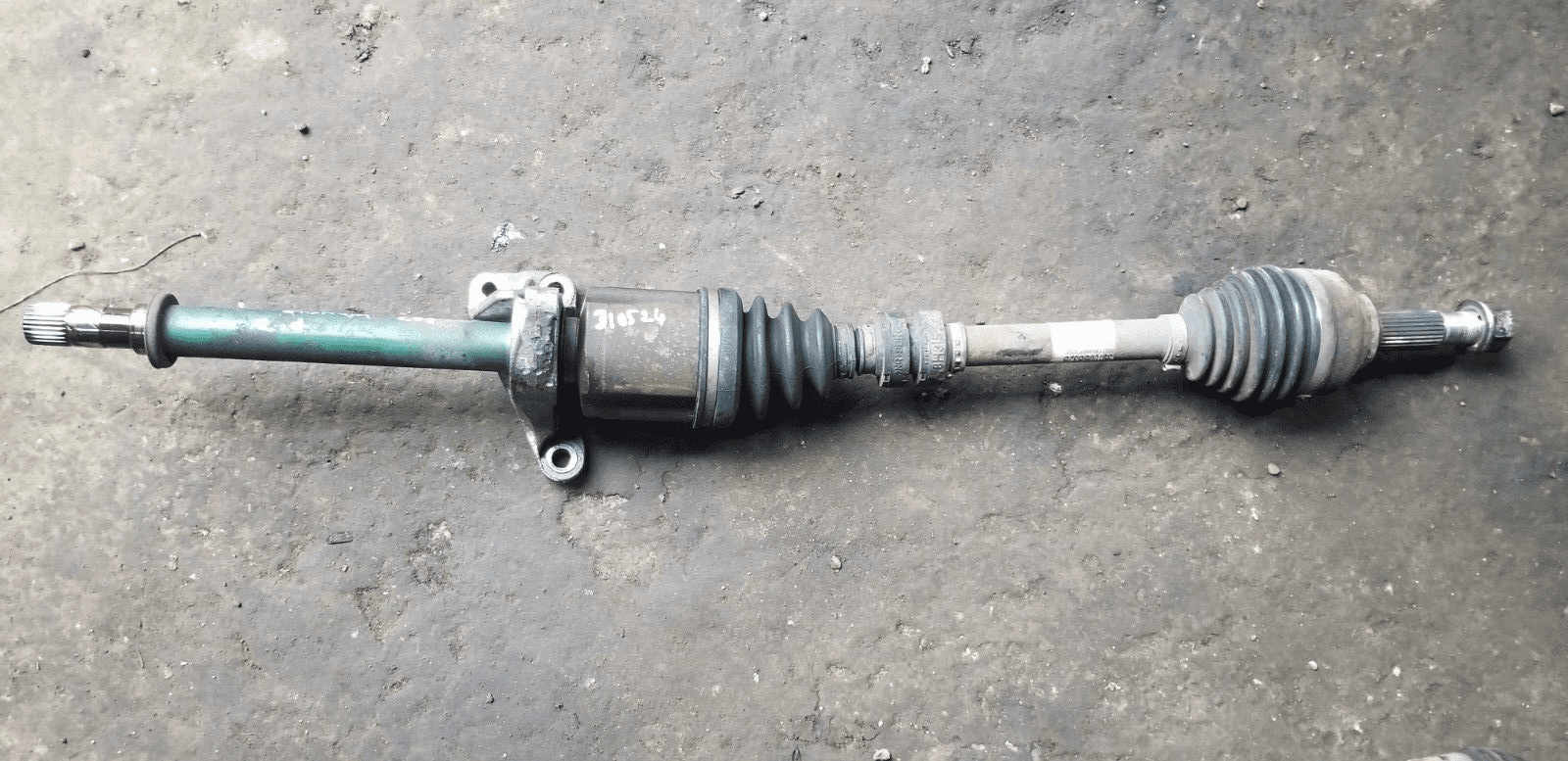 2011 Nissan Qashqai J10 1.5 Diesel Manual Driver Side Driveshaft 39100BB32B