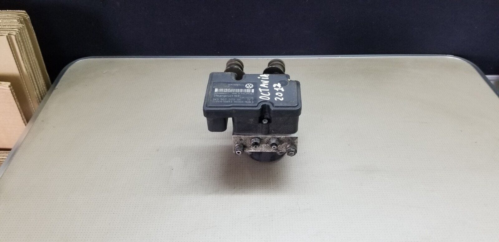 2012 Skoda Octavia 1.6 Diesel Abs Pump 1KO 614 117 S-1 KO 907 379 AK |O - Image 3