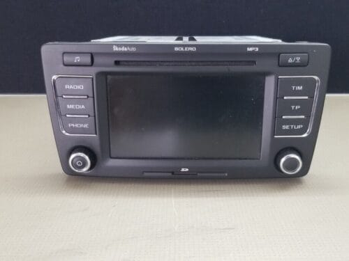Front view of 2012 Skoda Octavia CD Changer MP3, SD Slot + SatNav 1Z0035156