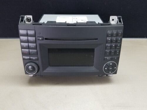 Front view of 2014 Mercedes Vito 639 Radio/CD/Stereo head unit A1699002000