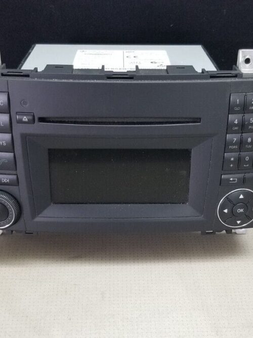 Front view of 2014 Mercedes Vito 639 Radio/CD/Stereo head unit A1699002000