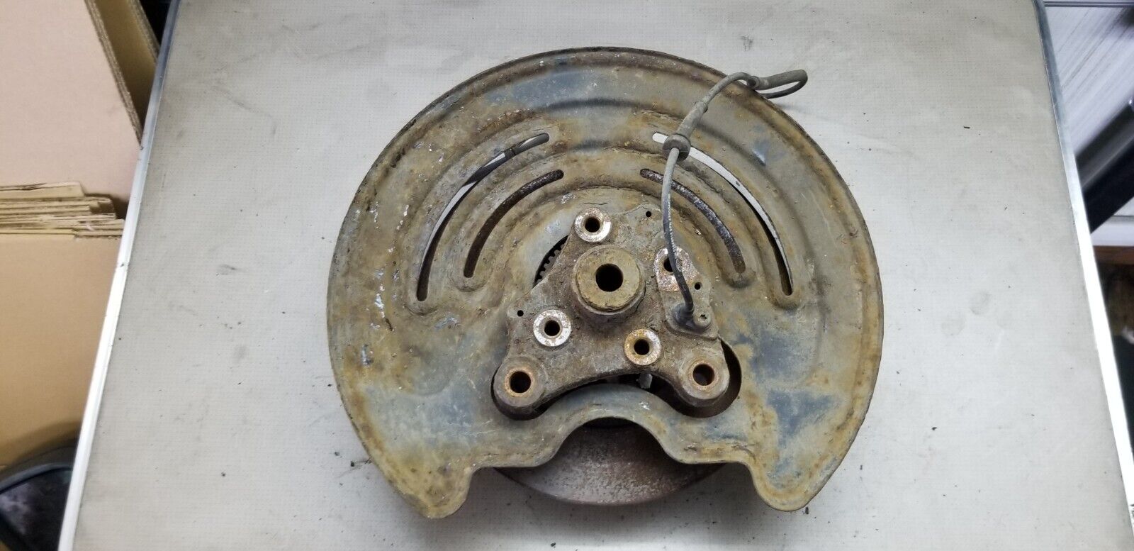 2015 Vauxhall Vivaro 1.6 CDTI Drivers Offside Rear Hub |O - Image 3