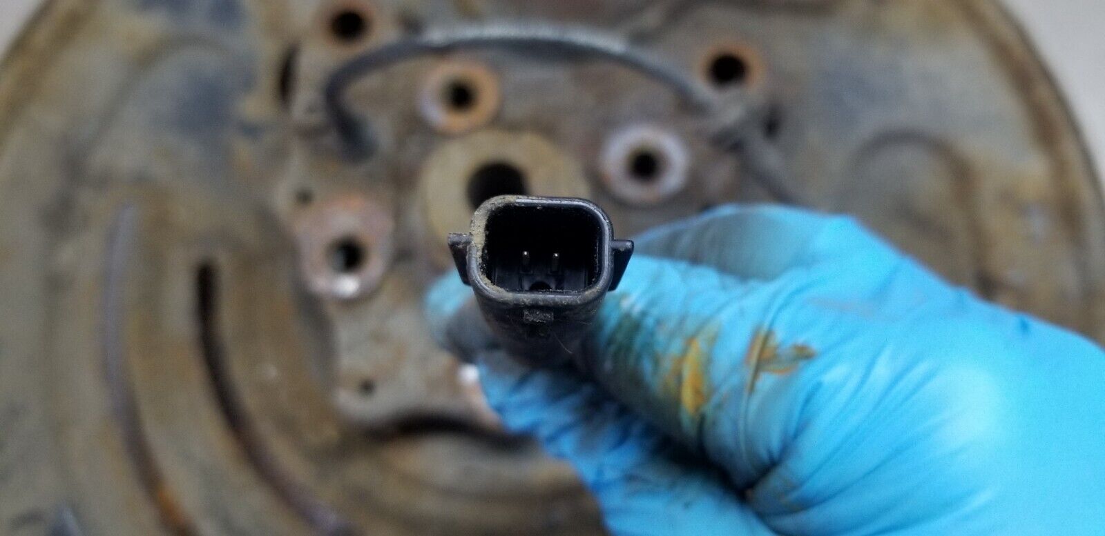 2015 Vauxhall Vivaro 1.6 CDTI Drivers Offside Rear Hub |O - Image 5