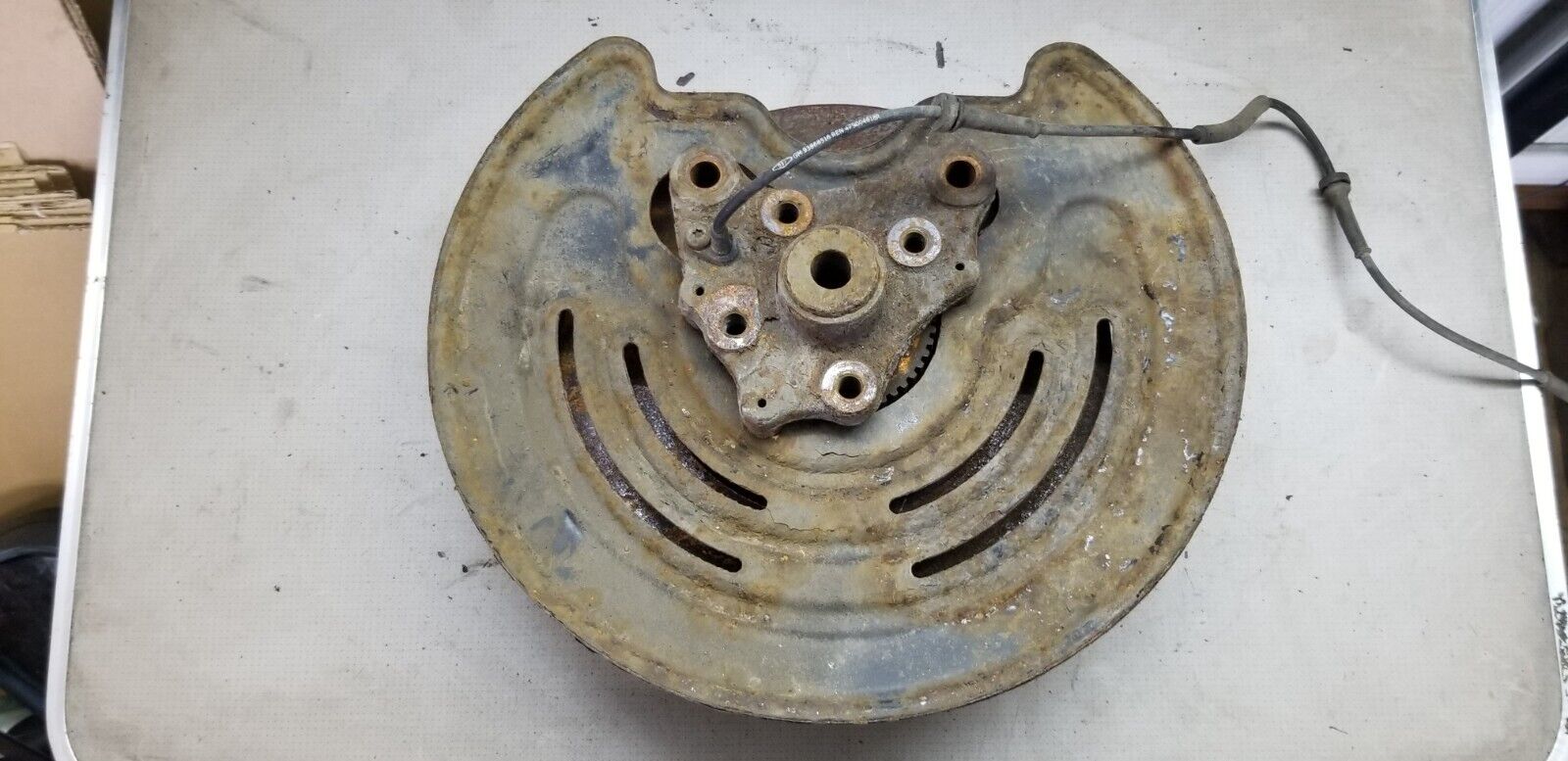 2015 Vauxhall Vivaro 1.6 CDTI Drivers Offside Rear Hub |O - Image 6