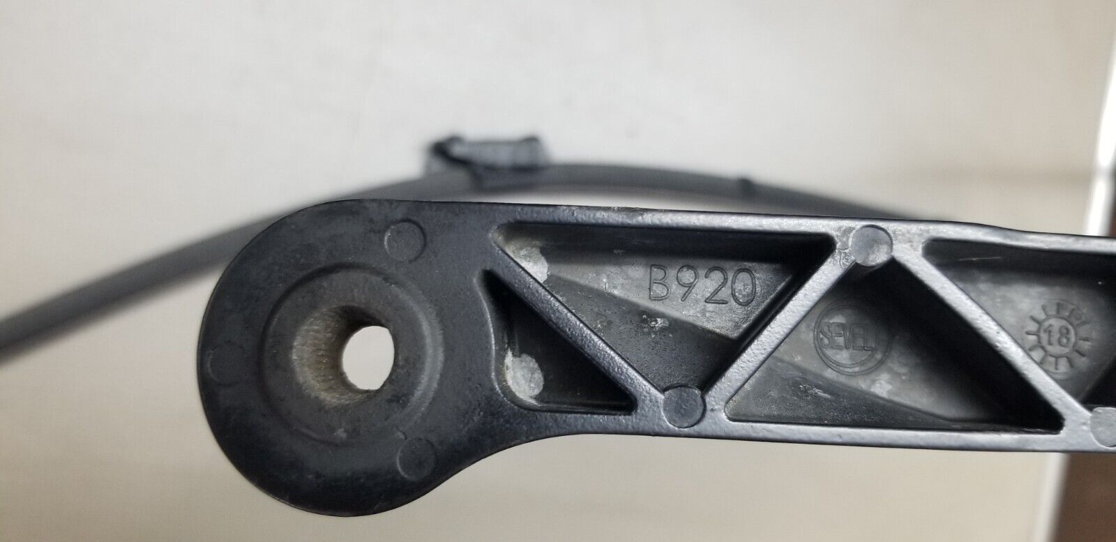 2018 PEUGEOT BOXER FURGON 2.0 HDI FRONT RIGHT WIPER ARM - Image 3