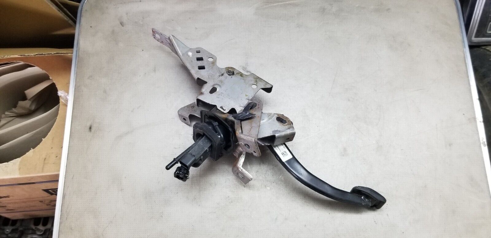 FORD KUGA MK2 2016 CLUTH PEDAL EV61-7B633-BC - Image 3
