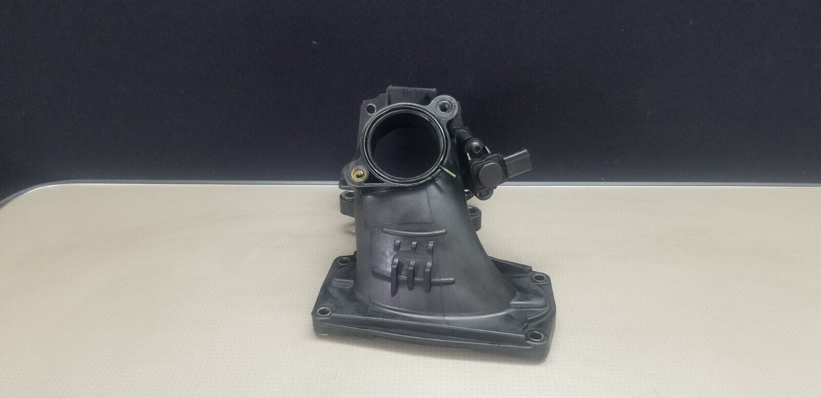 Genuine Sleeve Intake Manifold Mercedes W207 E220 A6510900028 - Image 3