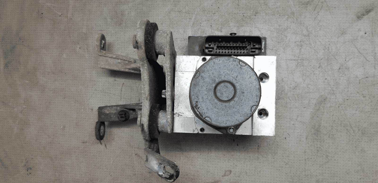 Mercedes Benz E Class C207 2009-2017 ABS Pump Module A2124313512 - Image 4