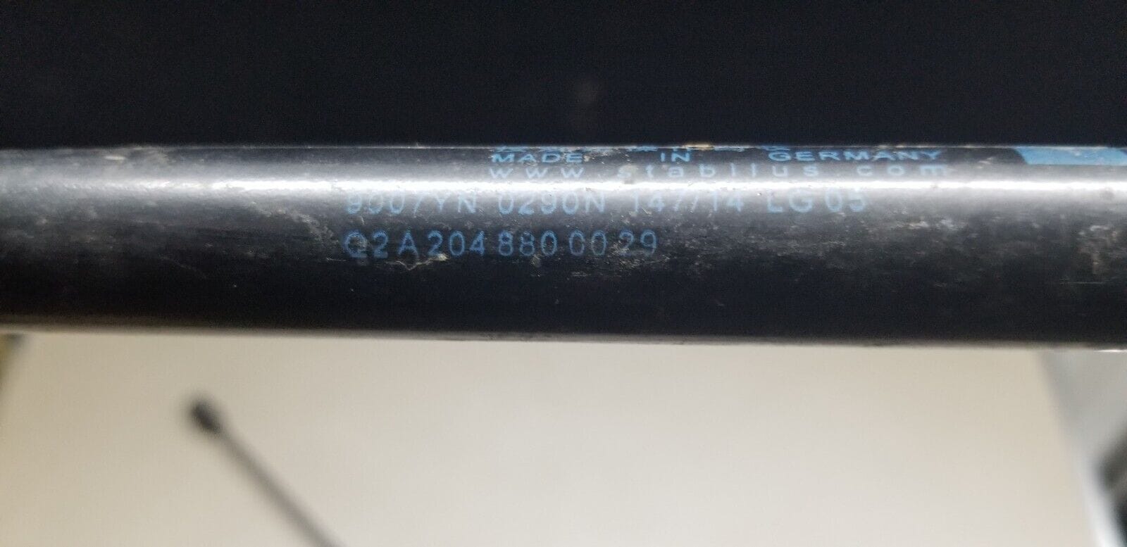 MERCEDES BENZ E CLASS W212 2012 BONNET GAS SUPPORT STRUT LEFT & RIGHT SIDE PAIR - Image 4