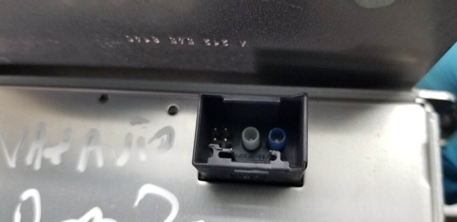 Replacement Radio Amplifier Tuner Box A2229048000 Mercedes W212