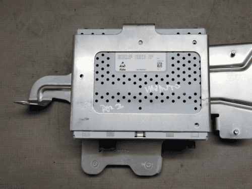 Mercedes-Benz E-Class W212 Radio Amplifier Tuner Box A2229048000