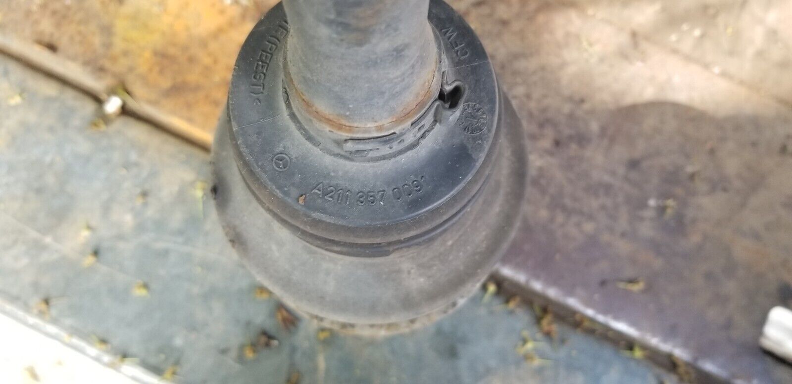 Mercedes Benz E220 Se Bluetec Auto W212 Rear Right Drive Shaft 2015 - Image 3