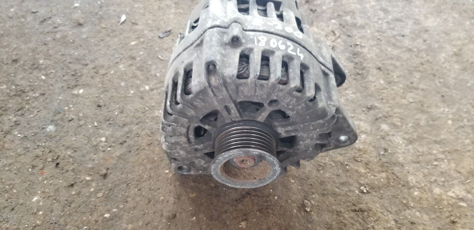 Mercedes Benz E300 2014 Amg Sport Bluetec Hybrid Alternator A0009062922 - Image 3