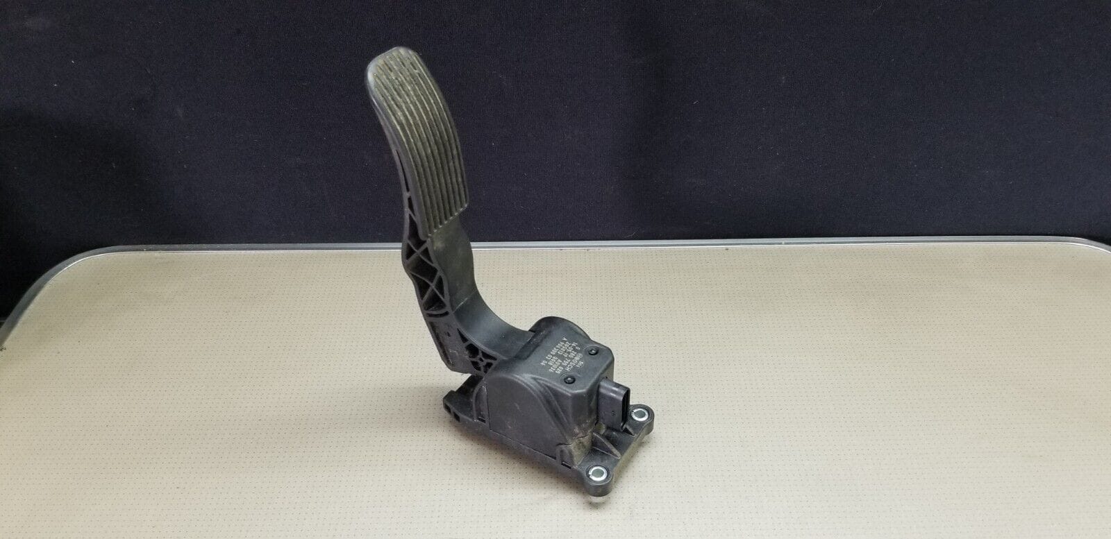 MERCEDES BENZ SPRINTER W906 2014- ACCELERATOR THROTTLE PEDAL A9063000304 - Image 3