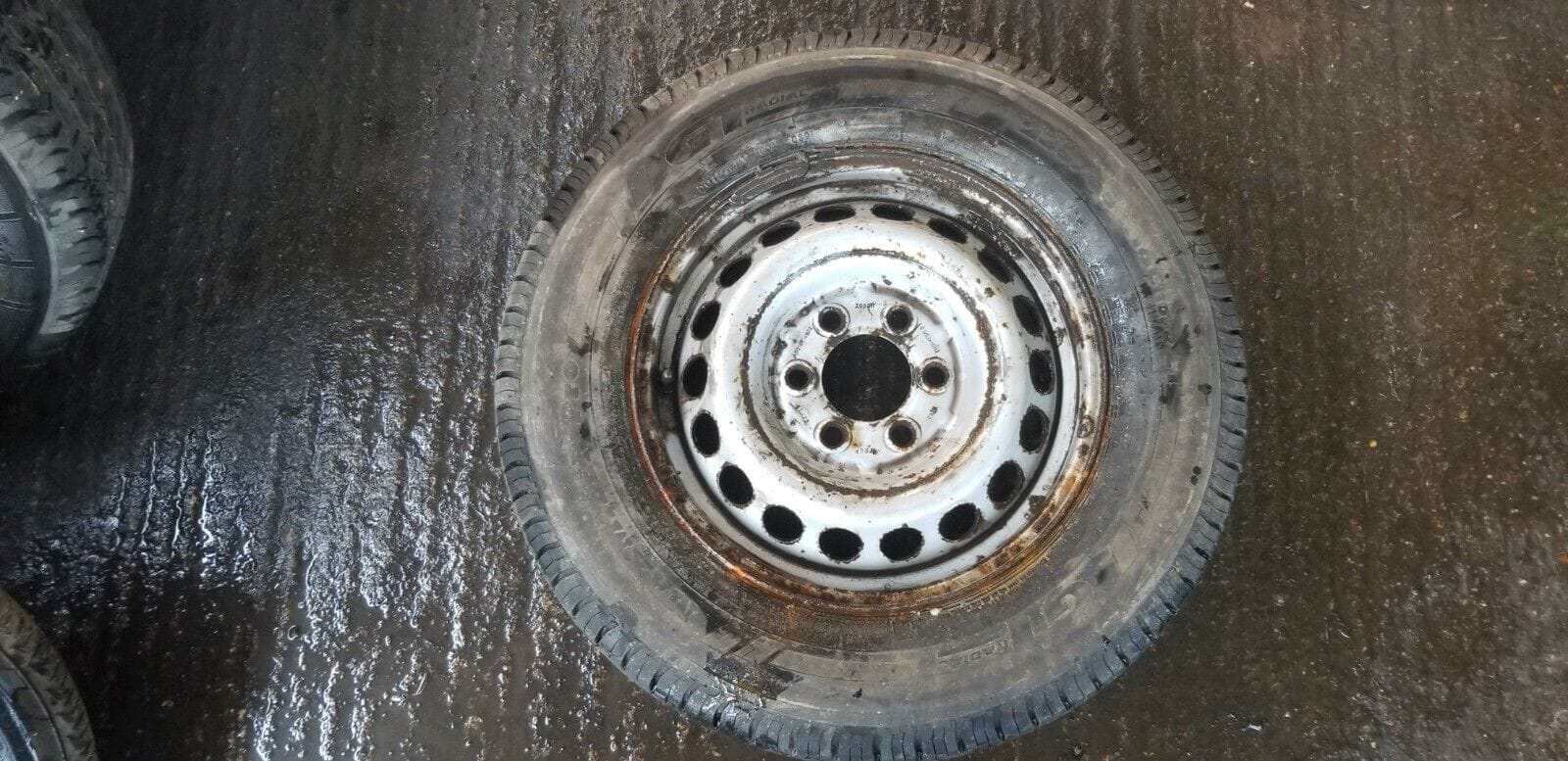 MERCEDES-BENZ SPRINTER W906 235/65/16 STEEL WHEEL TYRE A0014014802