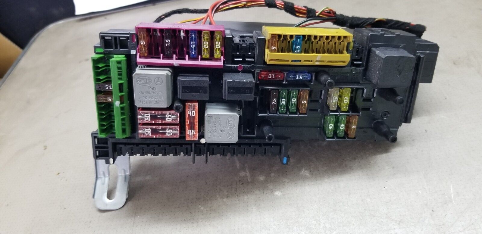 Mercedes Benz W212 E Class Facelift Rear Sam Unit Fuse Box A2129009622 |O - Image 4