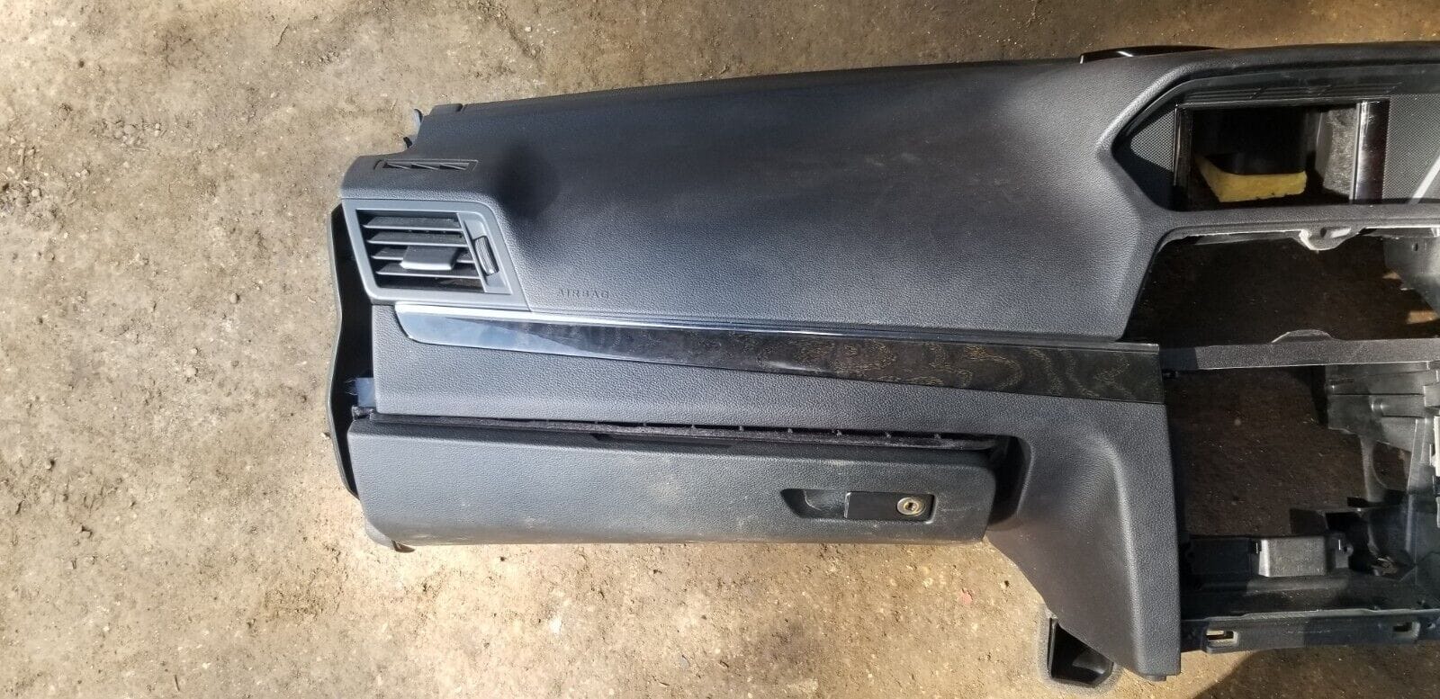 MERCEDES E-CLASS C207 E250 DASHBOARD ASSEMBLY PANEL 2012 - Image 3