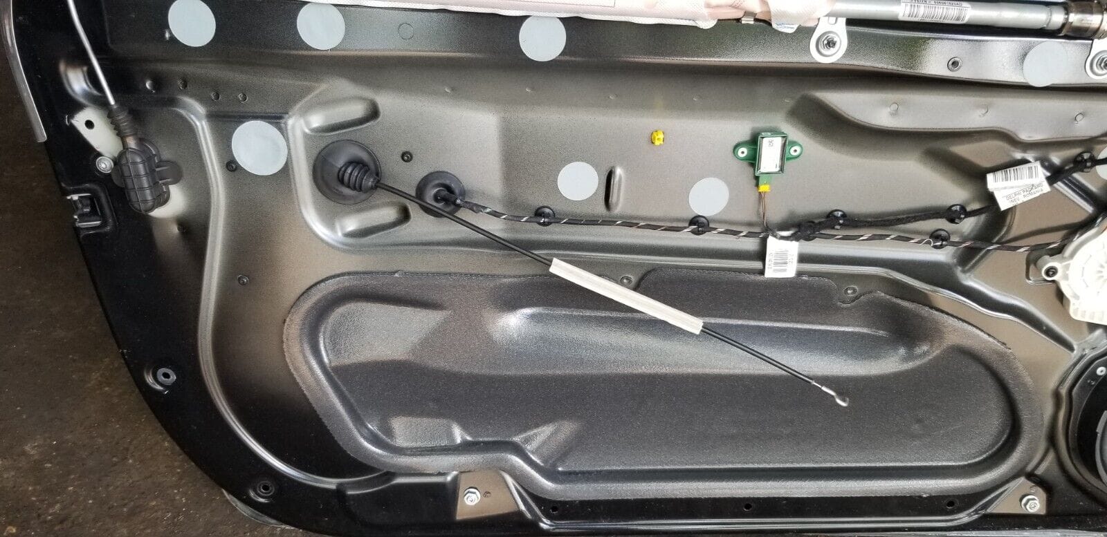 MERCEDES E CLASS C207 W207 2010 COUPE DOOR FRONT LEFT PASSENGER SIDE BLACK - Image 6