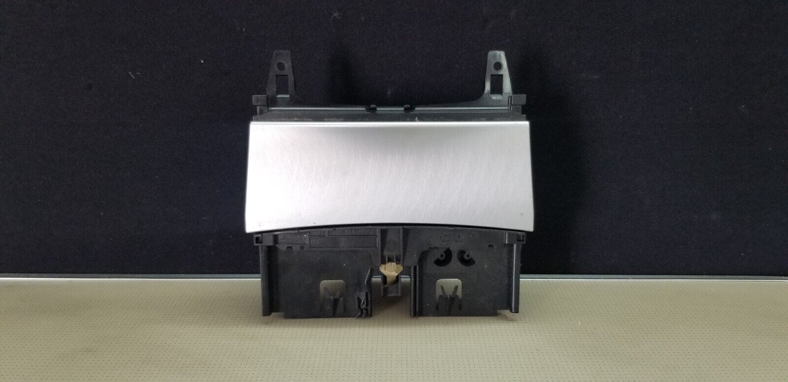 MERCEDES E Class W212 Ashtray Centre Console A2046800179