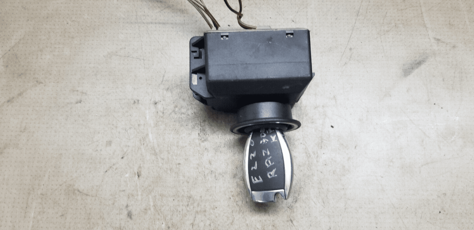 Mercedes W212 Ignition Electric Key Reader And Key A2129055600 2009 - 2013 |O - Image 3