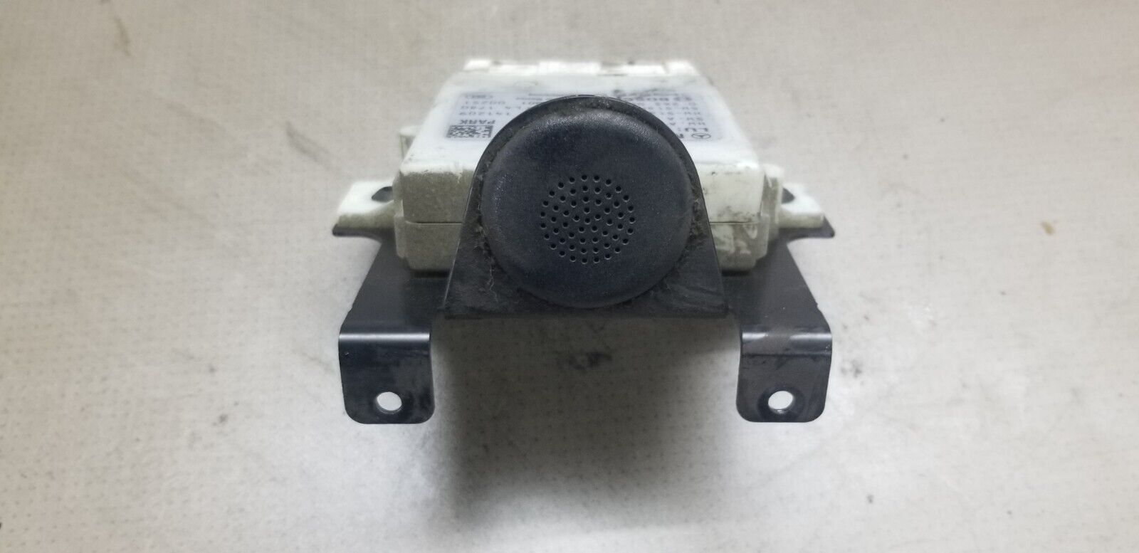 Mercedes Benz Sprinter Control Module ECU A9069001002 2015 - Image 6