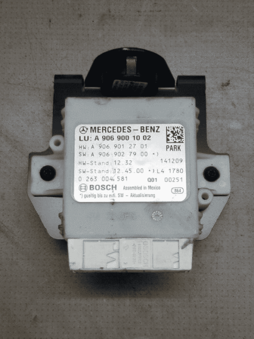 Mercedes Benz Sprinter Control Module ECU A9069001002 2015