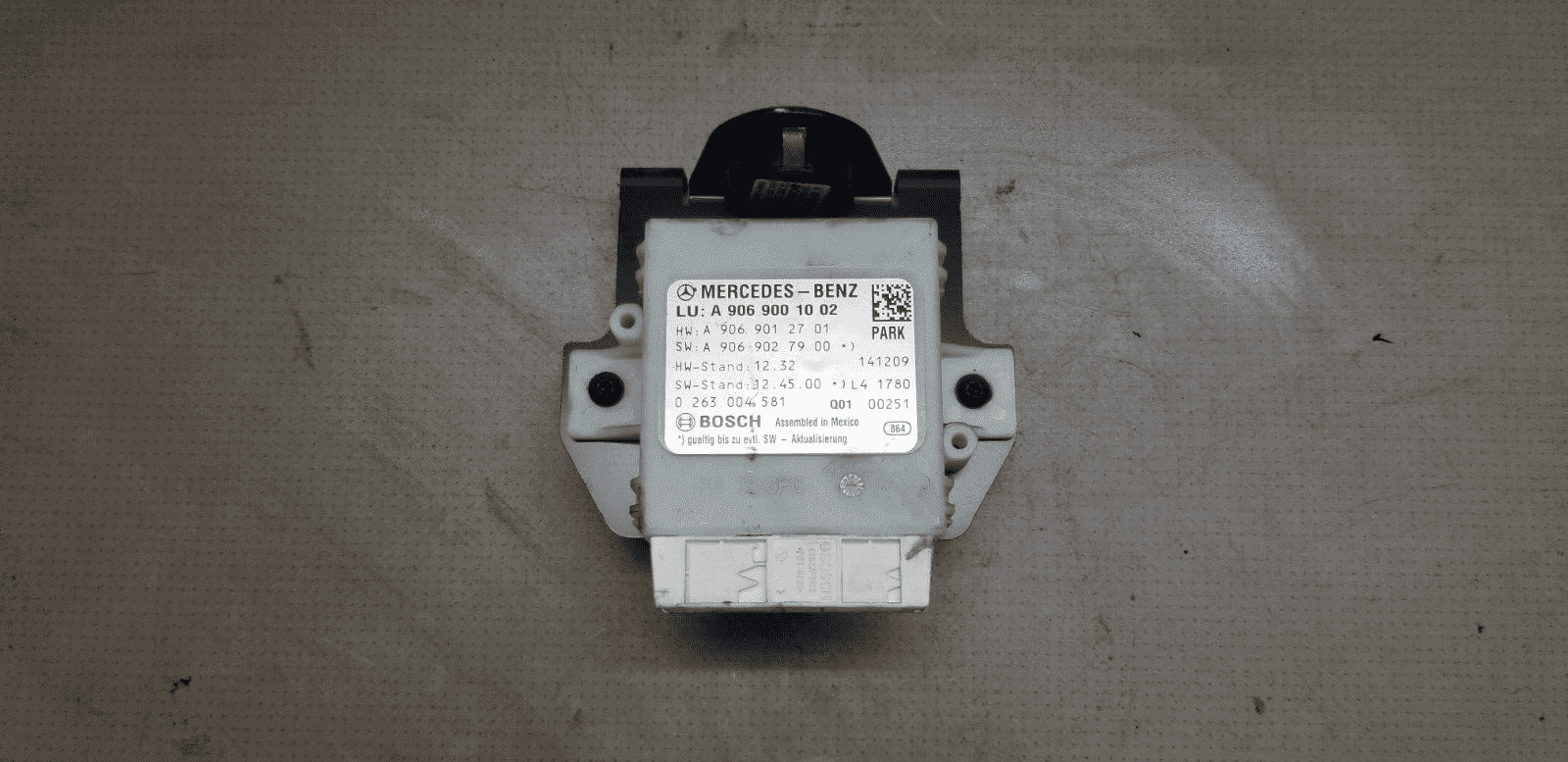 Mercedes Benz Sprinter Control Module ECU A9069001002 2015