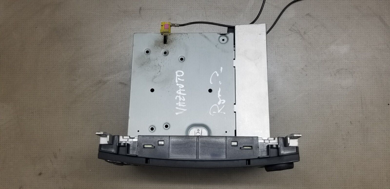 Mercedes Sprinter Radio Cd Head Radio/ No Code - Image 4