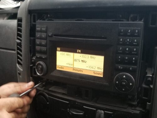 MERCEDES SPRINTER 2015 Radio CD Head Unit – A1699002000