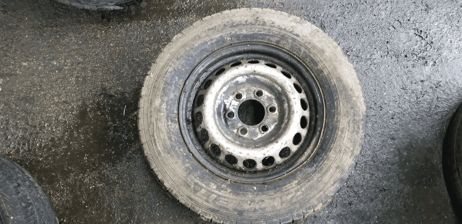 MERCEDES SPRINTER W906 16''STEEL WHEEL & TYRE 235/65R16C A9064010702