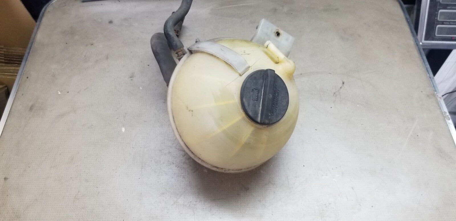 Mercedes-Benz Sprinter W906 Coolant Expansion Tank Reservoir Bottle A9065010503 - Image 3