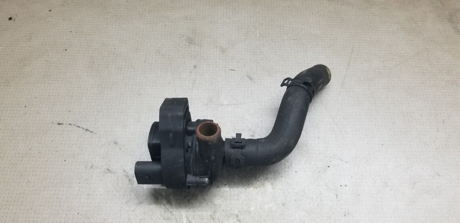 Mercedes Benz E Class Auxiliary Water Pump A2118350028 2015 W212 E220 CDi |O - Image 3