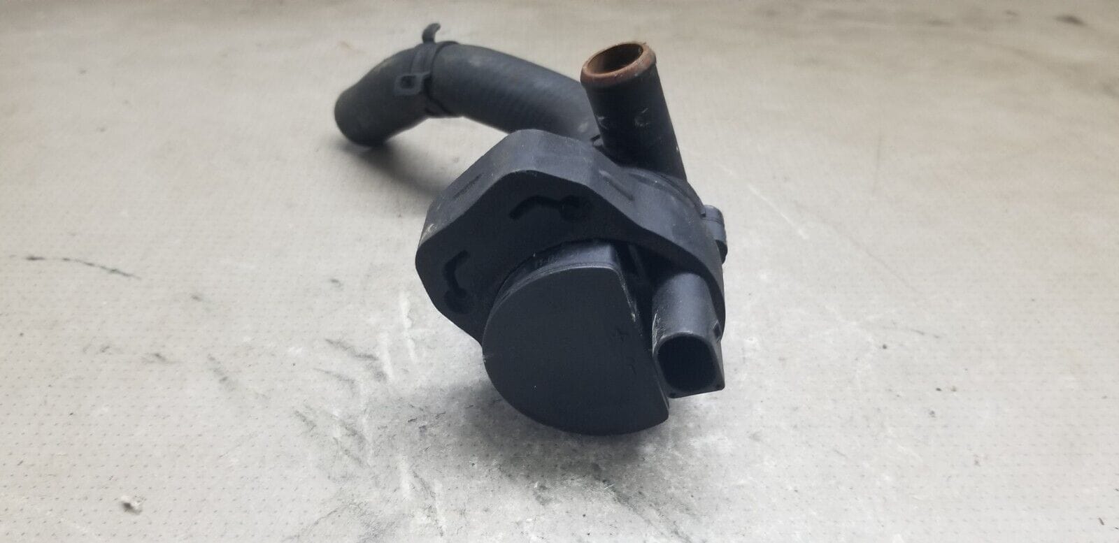 Mercedes Benz E Class Auxiliary Water Pump A2118350028 2015 W212 E220 CDi |O - Image 4