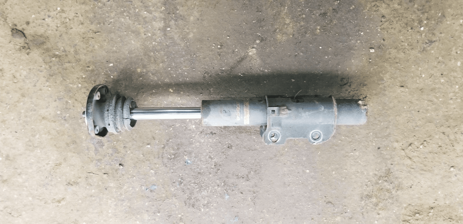 Mercedes Sprinter W906 2015 Front Shock Absorber Passenger Right Side - Image 3