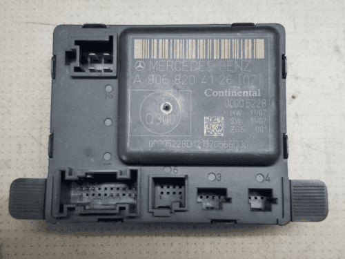 Mercedes Sprinter W906 Door Module Front Right O/S Control Unit A9068204126
