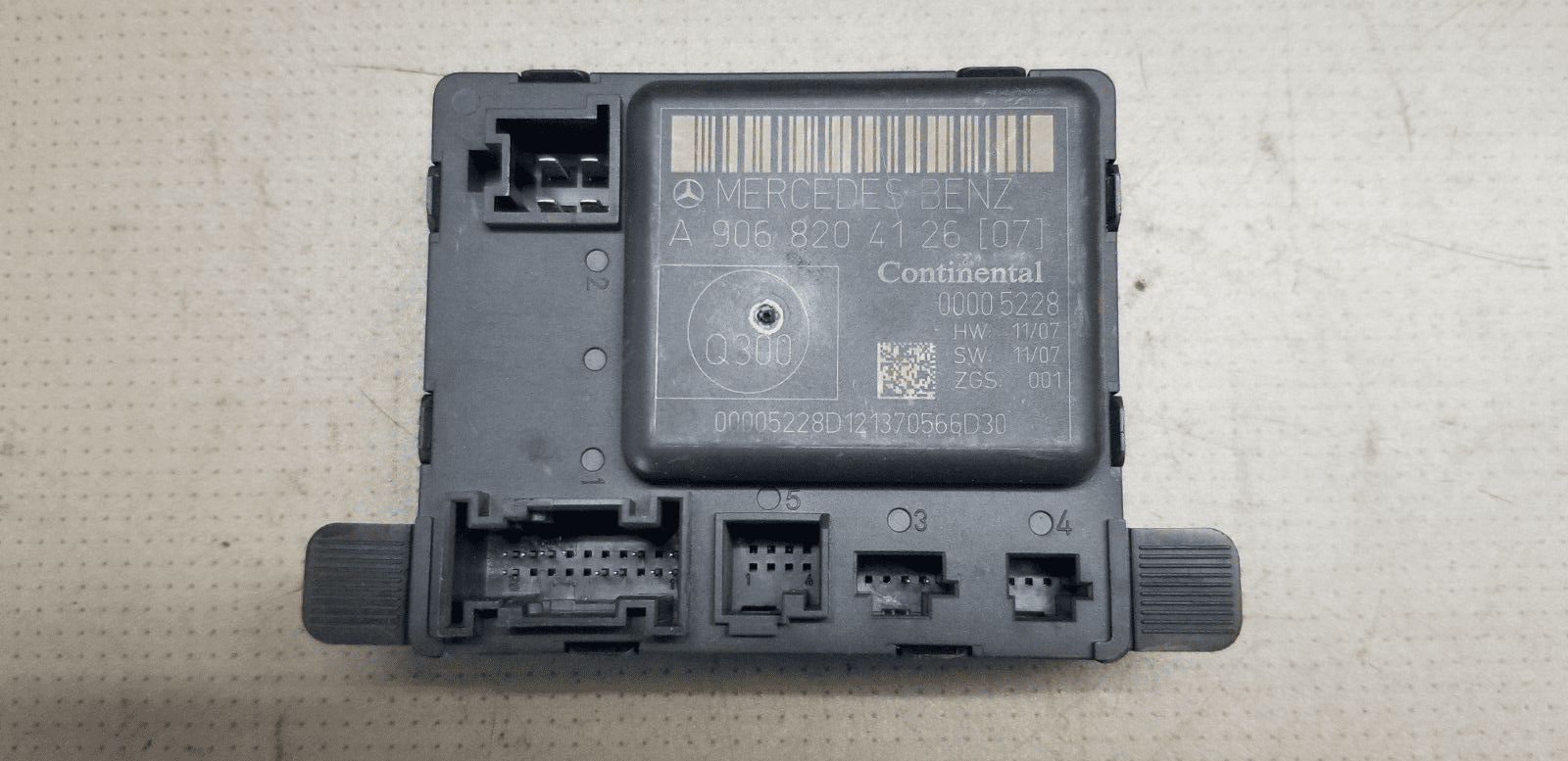 Mercedes Sprinter W906 Door Module Front Right O/S Control Unit A9068204126